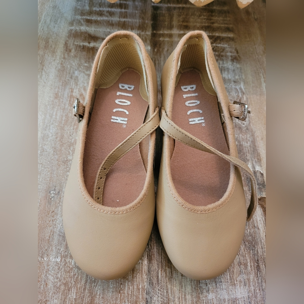 Bloch tap shoes tan size 9